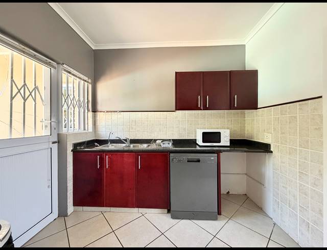 5 BEDROOM HOUSE FOR SALE IN BALLITO CENTRAL